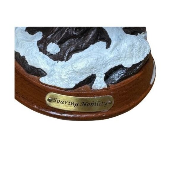 Bradford Exchange Soaring Nobility Eagle Sculpture From Protectors Of The Nest - Picture 5 of 6